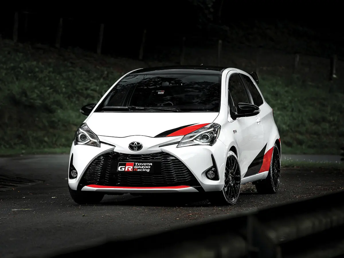 Toyota Yaris III Рестайлинг 2 Хэтчбек 3 дв. — сүрөт 3