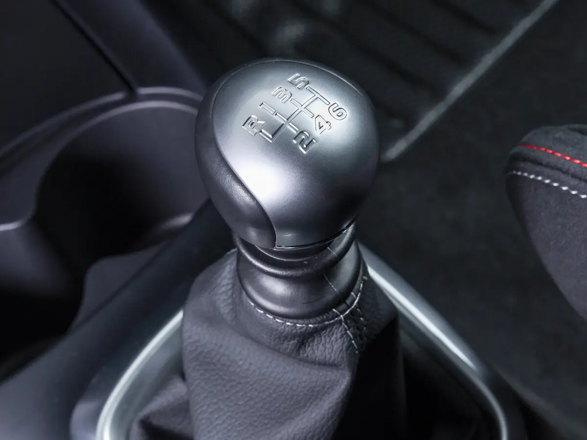 Toyota Yaris III Рестайлинг 2 Хэтчбек 3 дв. — сүрөт 8
