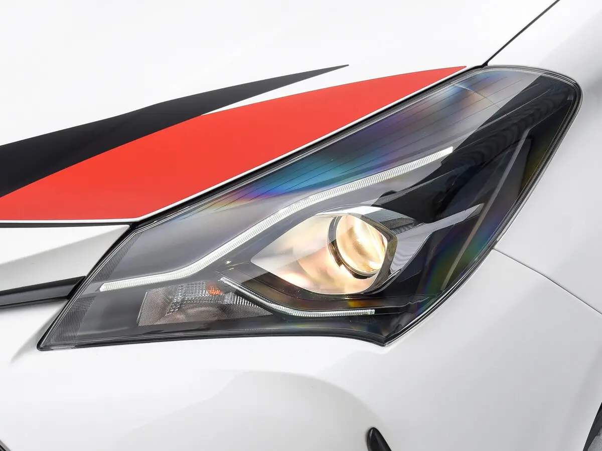 Toyota Yaris III Рестайлинг 2 Хэтчбек 3 дв. — сүрөт 9
