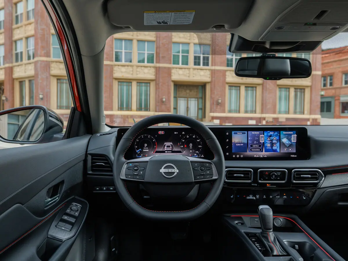 Nissan Sentra IX (B19) Седан — 照片 4