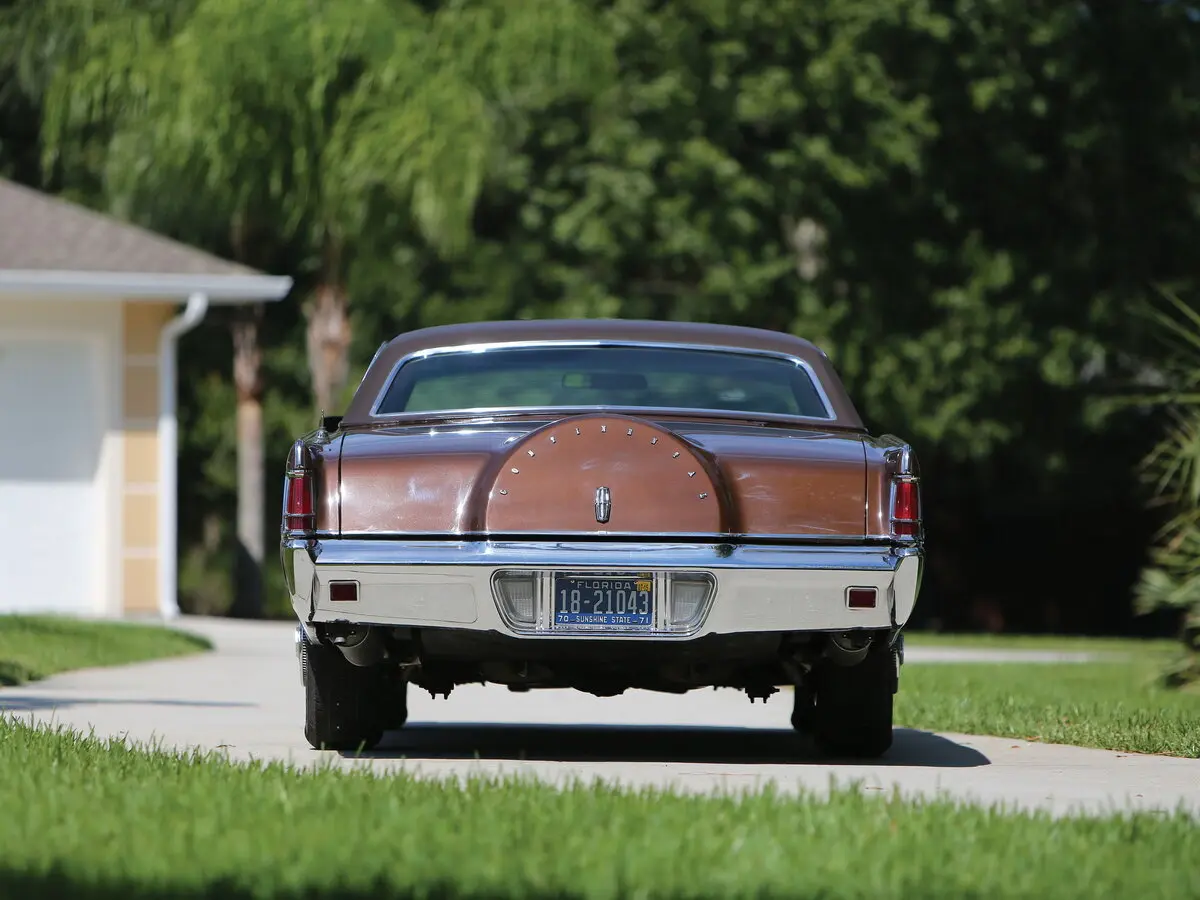 Lincoln Continental Mark III Купе — сүрөт 4