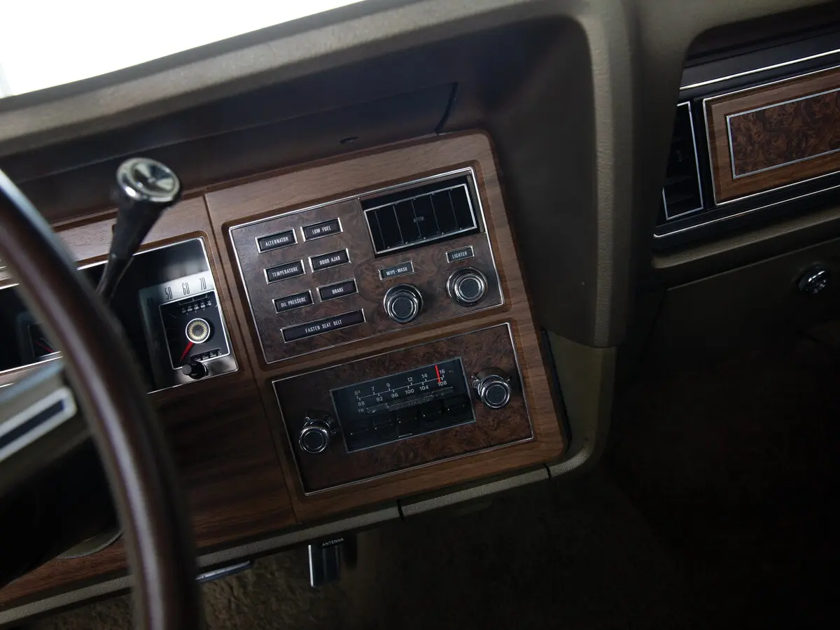 Lincoln Continental Mark IV Купе — сүрөт 12
