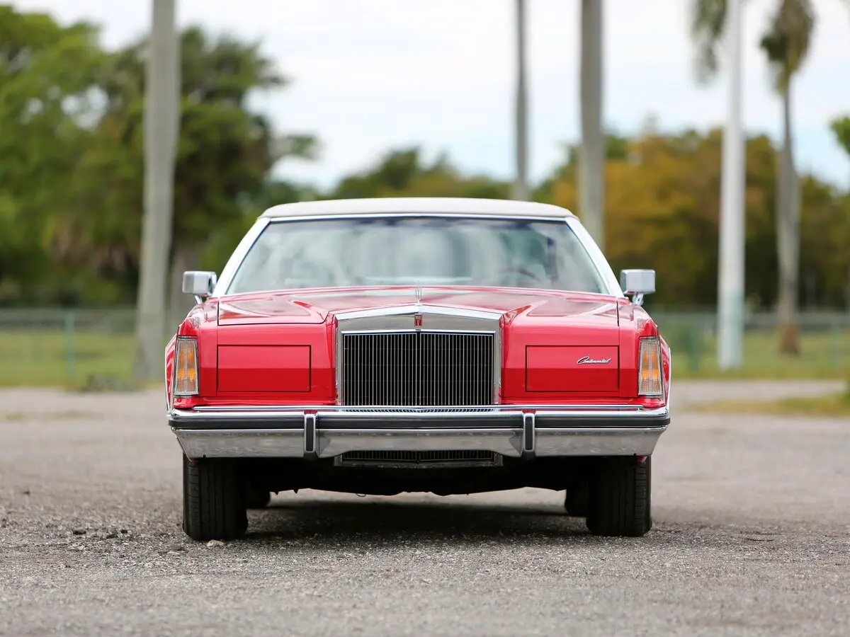 Lincoln Continental Mark V Купе — photo 3