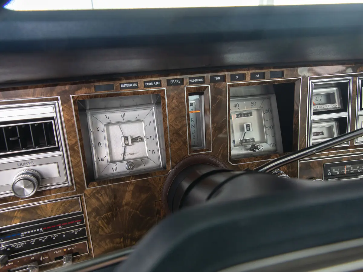 Lincoln Continental Mark V Купе — photo 8