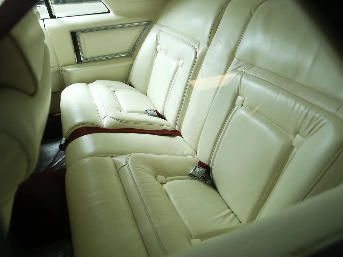 Lincoln Continental Mark V Купе — photo 10