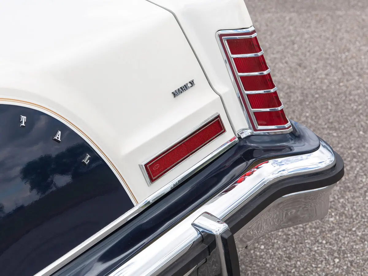 Lincoln Continental Mark V Купе — photo 13