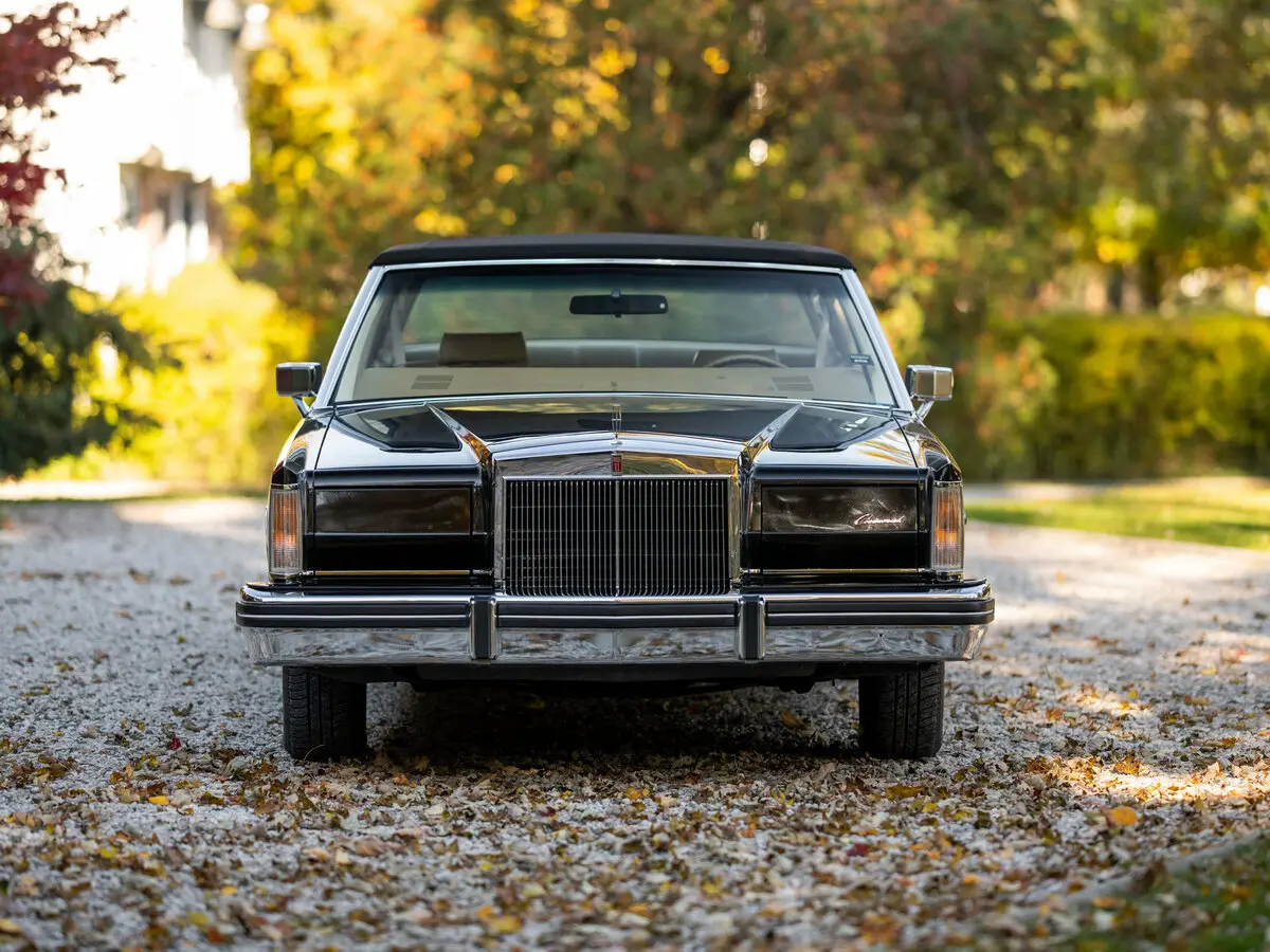 Lincoln Continental Mark VI Купе — сүрөт 2
