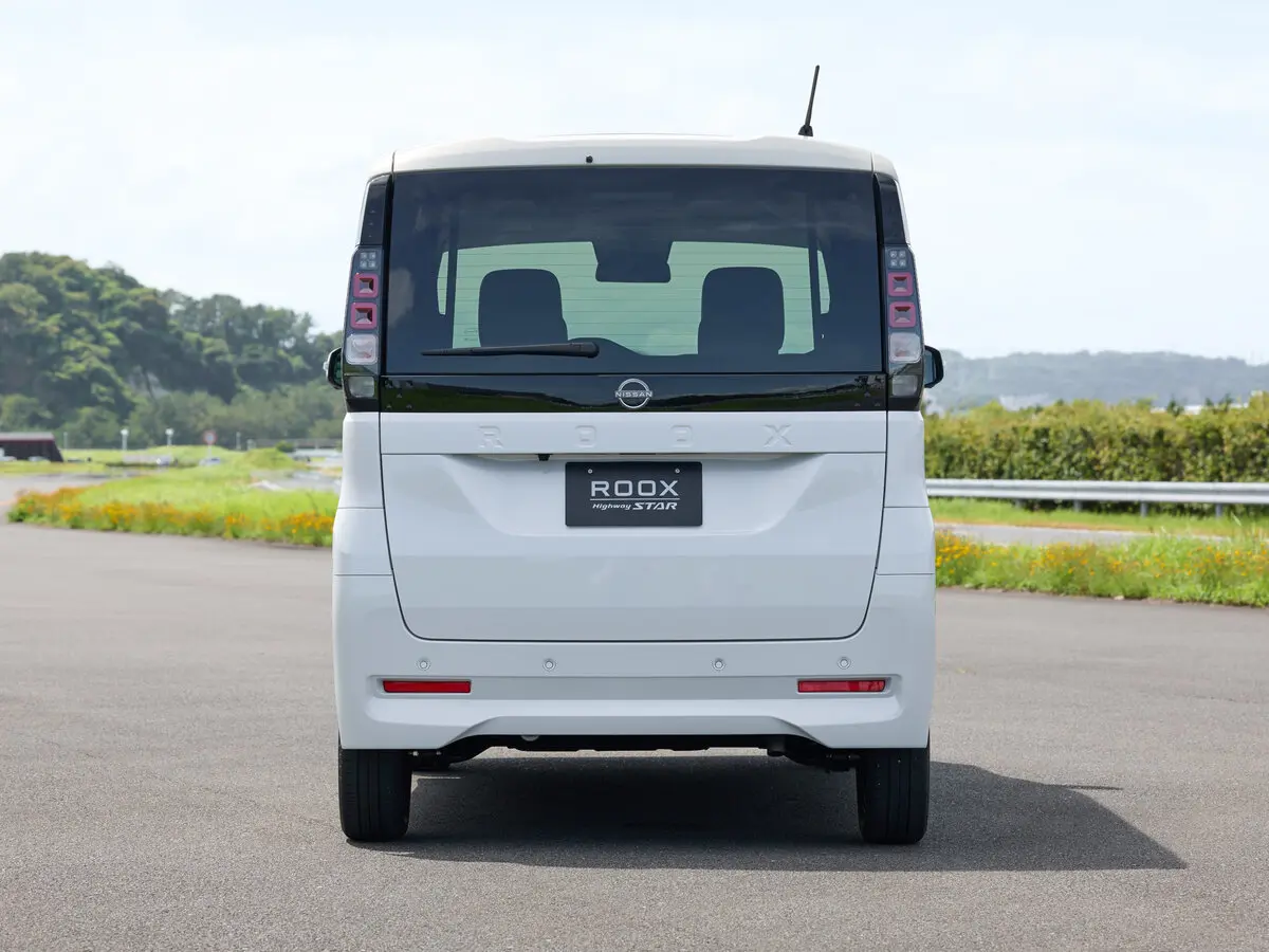 Nissan Roox III Минивэн — сүрөт 4