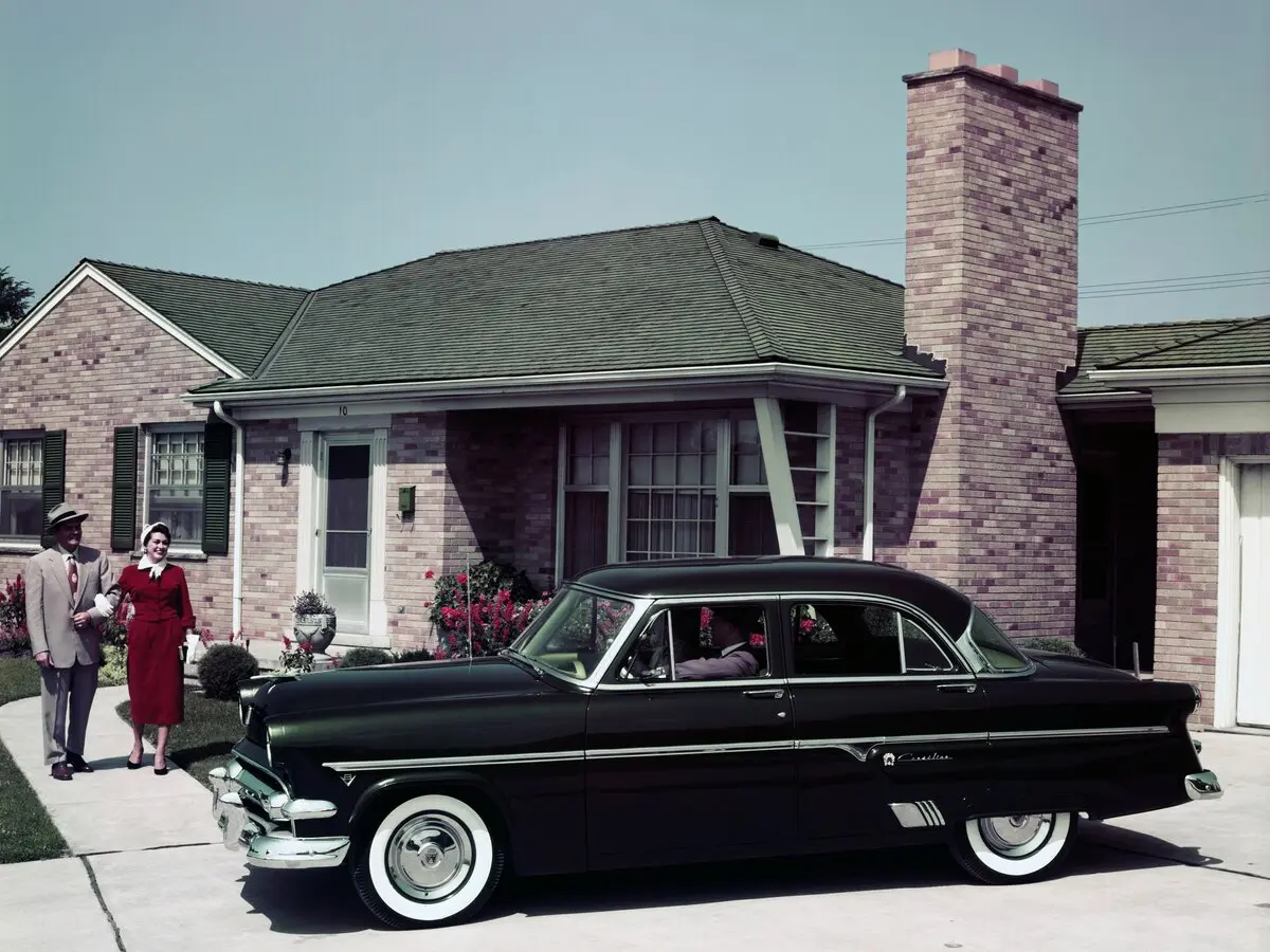 Ford Crestline 1952 – 1955 Седан Fordor — сүрөт 2