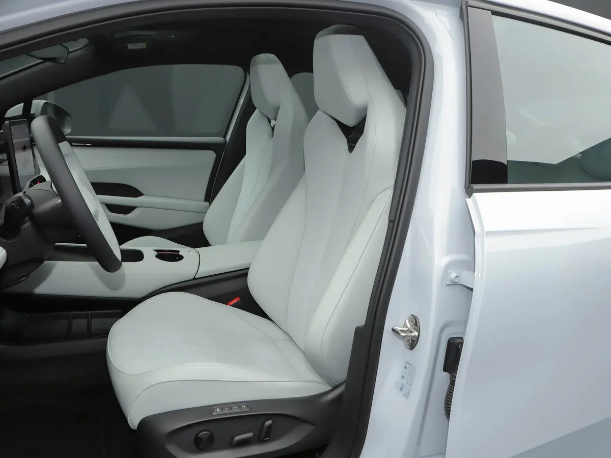 Volkswagen ID.Unyx 07 2025 – н.в. Седан — photo 7