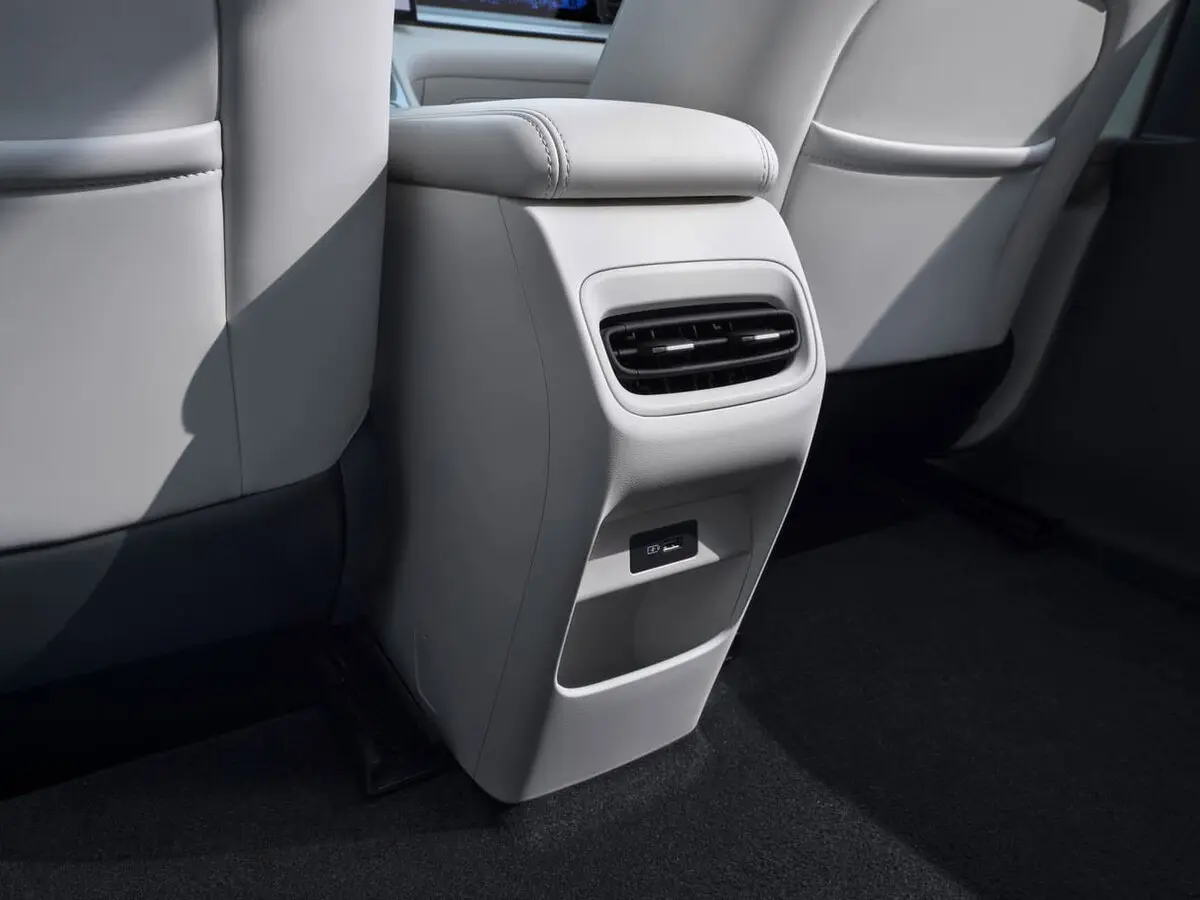 Geely EX2 2025 – н.в. Хэтчбек 5 дв. — photo 11