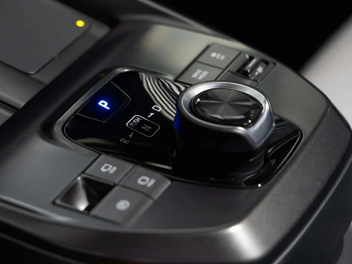Subaru Solterra I Рестайлинг Внедорожник 5 дв. — сүрөт 10