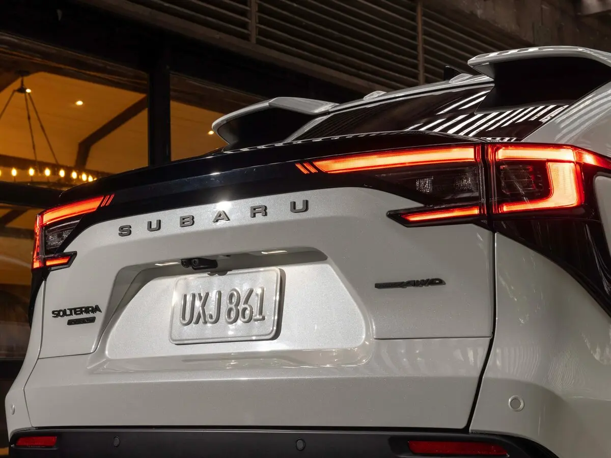 Subaru Solterra I Рестайлинг Внедорожник 5 дв. — сүрөт 13