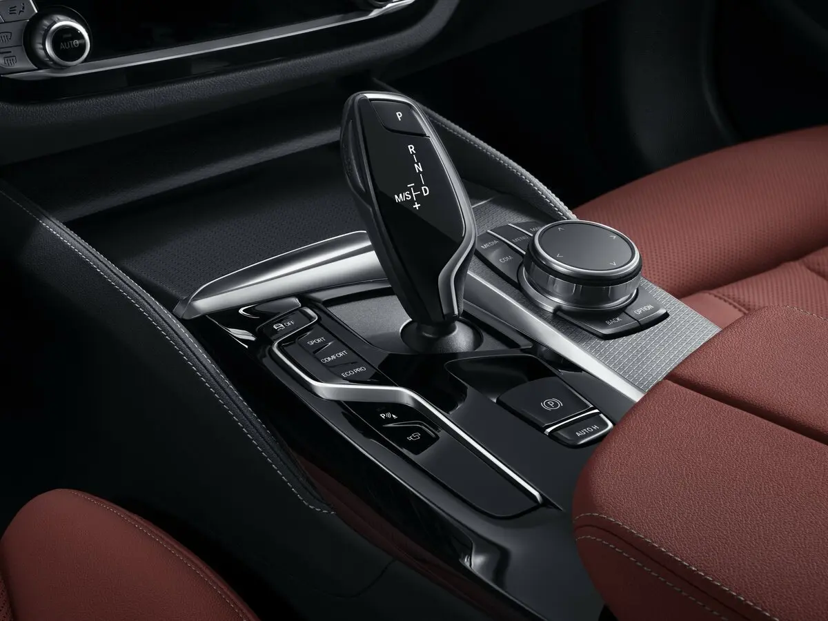 BMW 5 серии VII (G30/G31/G38) Рестайлинг Седан Long — фото 12