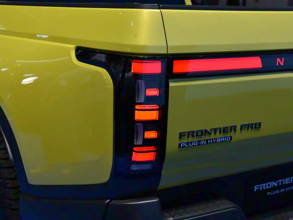 Nissan Frontier Pro 2025 – н.в. Пикап Двойная кабина — фото 12