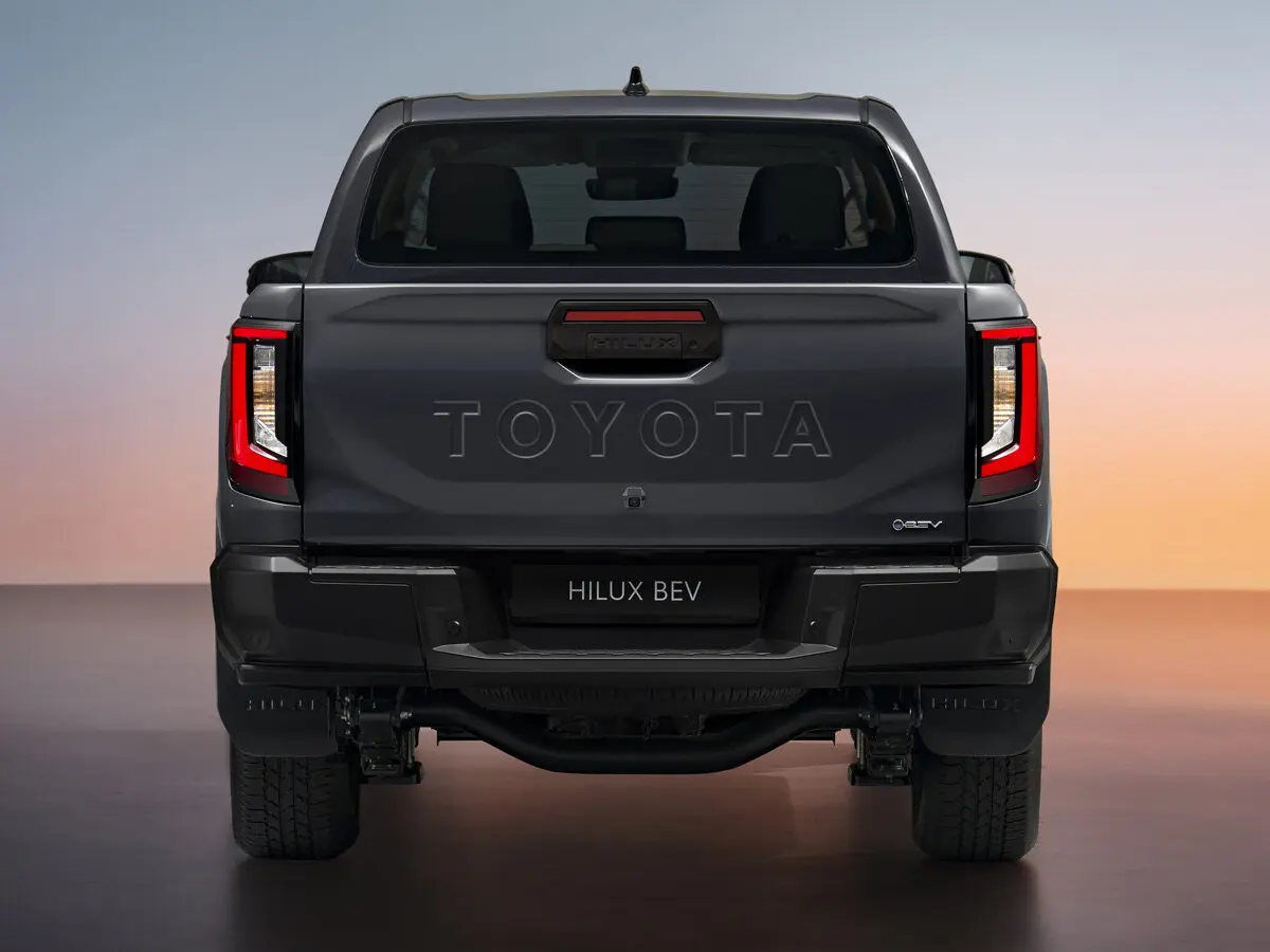 Toyota Hilux IX Пикап Двойная кабина — 照片 4