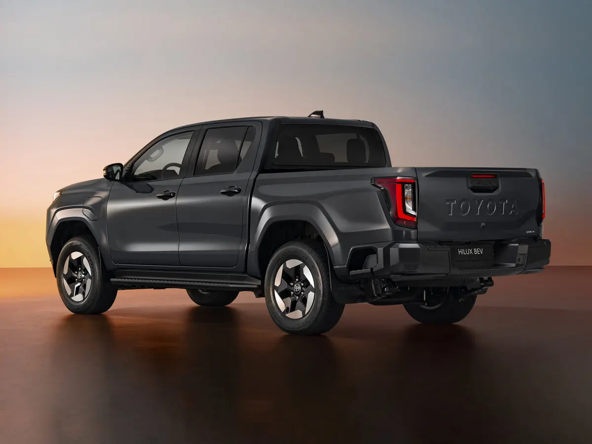 Toyota Hilux IX Пикап Двойная кабина — 照片 5