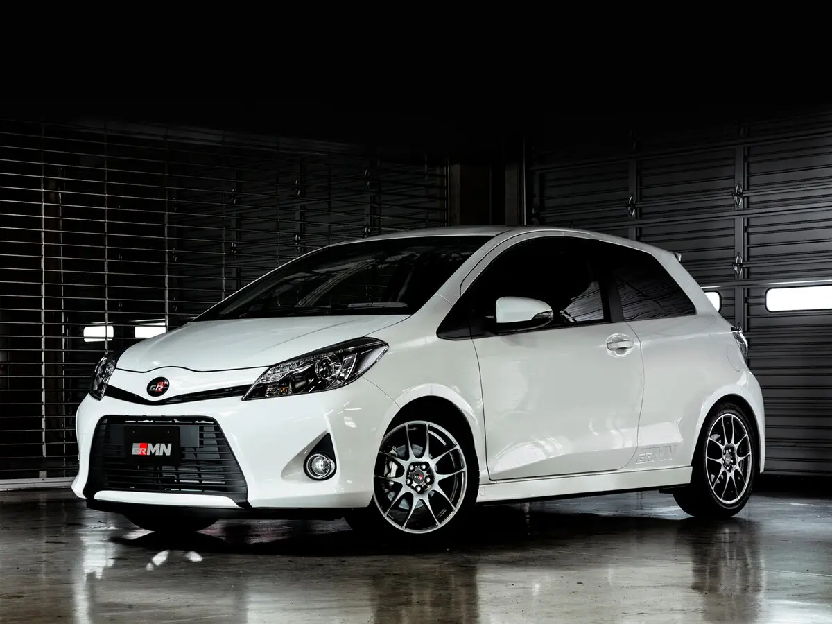 Toyota Vitz III (XP130) Хэтчбек 3 дв. GRMN