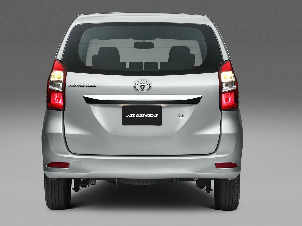 Toyota Avanza II Рестайлинг Минивэн — фото 4