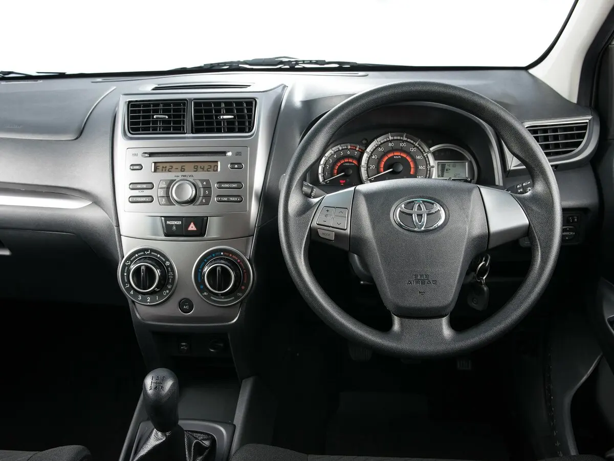 Toyota Avanza II Рестайлинг Минивэн — фото 6