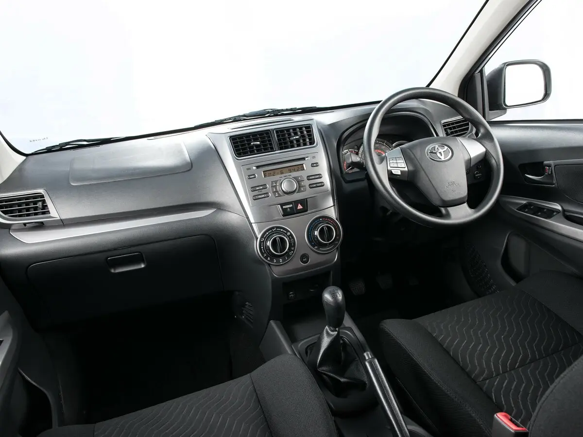 Toyota Avanza II Рестайлинг Минивэн — фото 7