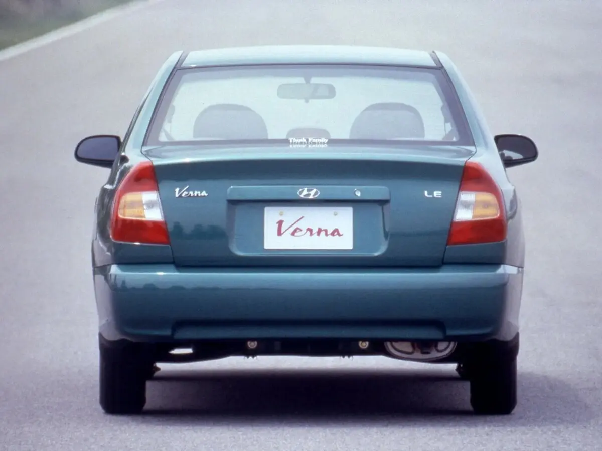 Hyundai Verna I Седан — photo 3