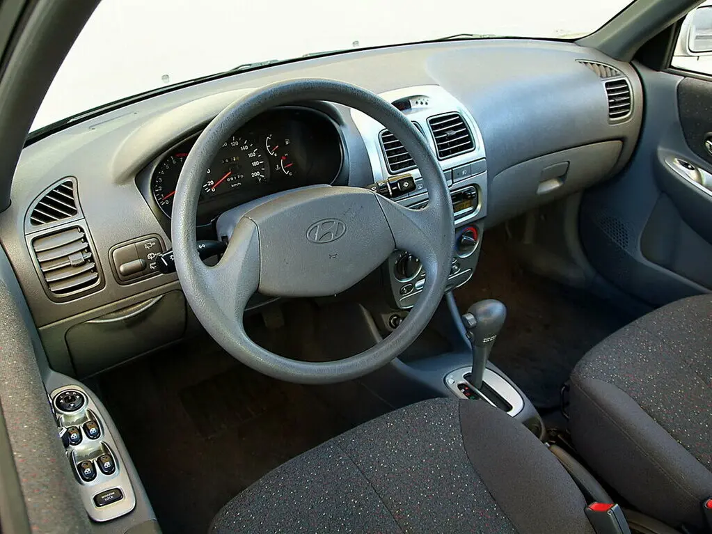Hyundai Verna I Седан — photo 6
