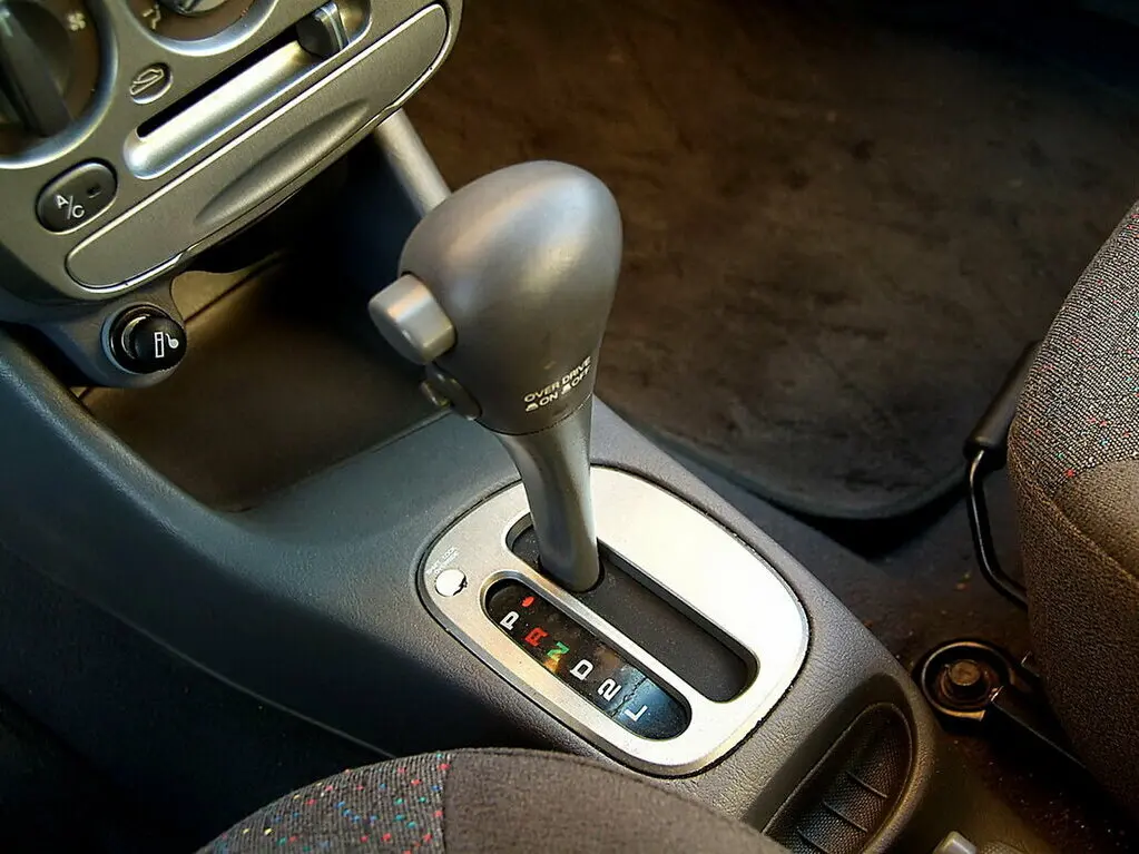 Hyundai Verna I Седан — photo 9