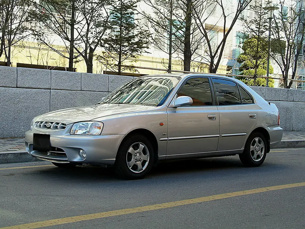 Hyundai Verna I Лифтбек