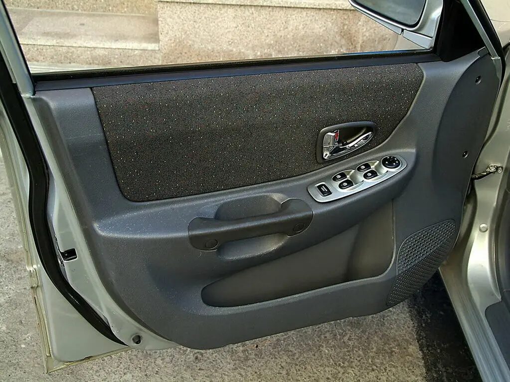 Hyundai Verna I Лифтбек — сүрөт 8