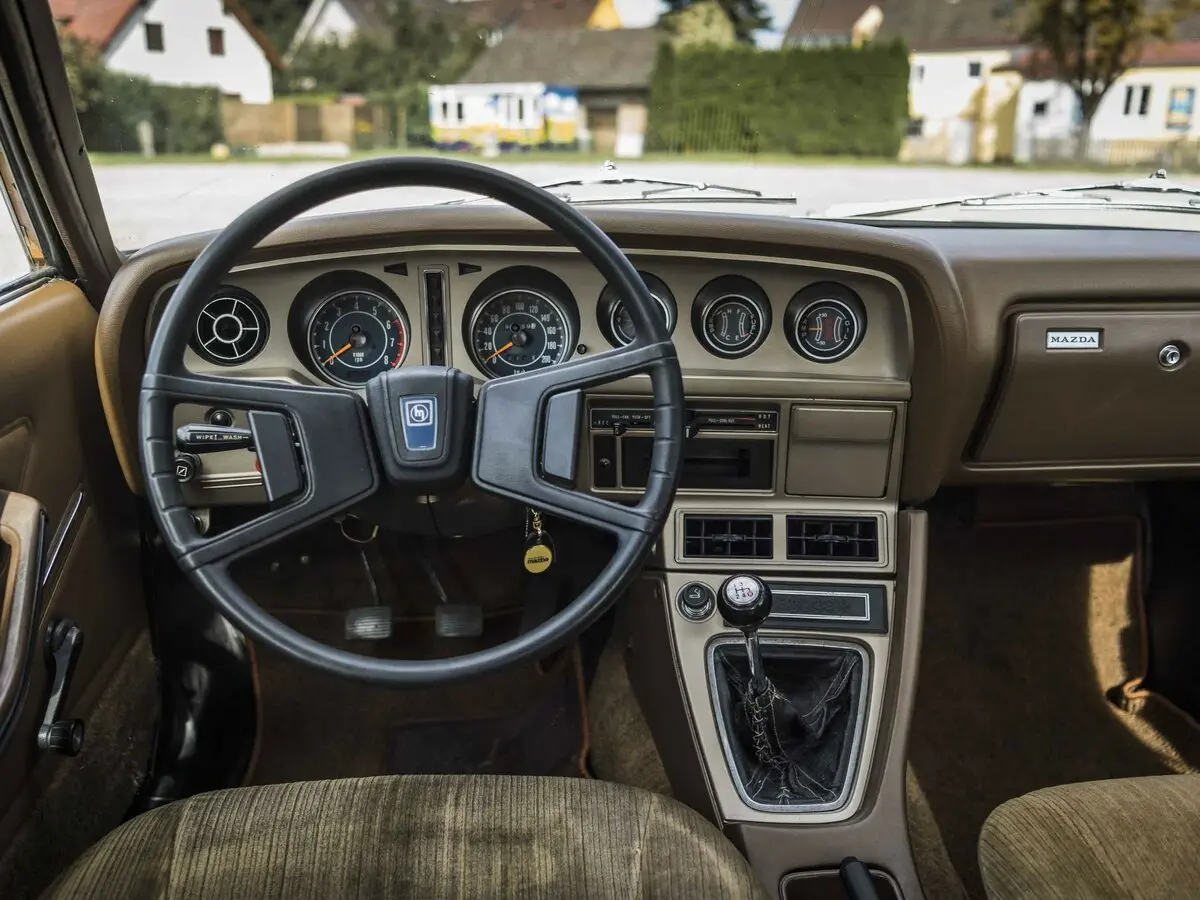 Mazda RX-4 1972 – 1978 Купе-хардтоп — сүрөт 6