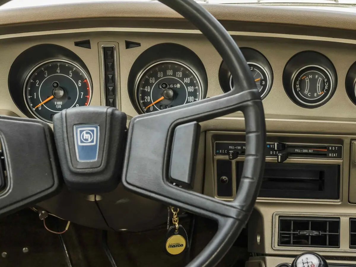 Mazda RX-4 1972 – 1978 Купе-хардтоп — сүрөт 8