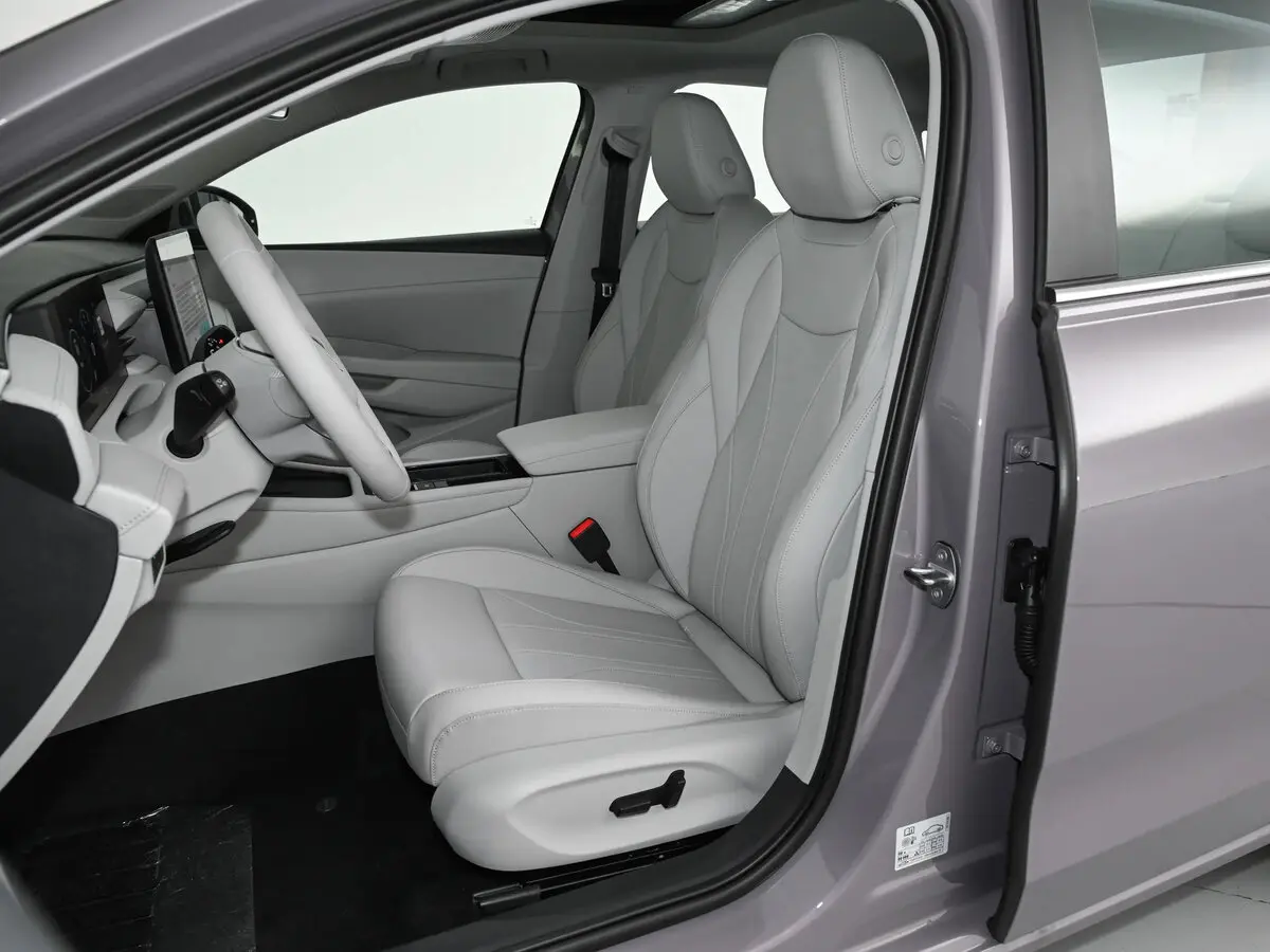 Volkswagen Lavida IV Седан Pro — сүрөт 6