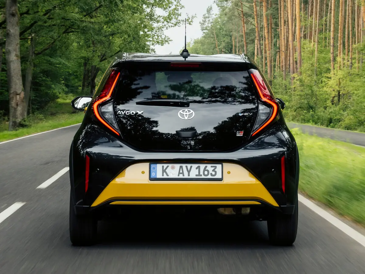 Toyota Aygo X I Рестайлинг Хэтчбек 5 дв. GR — фото 4