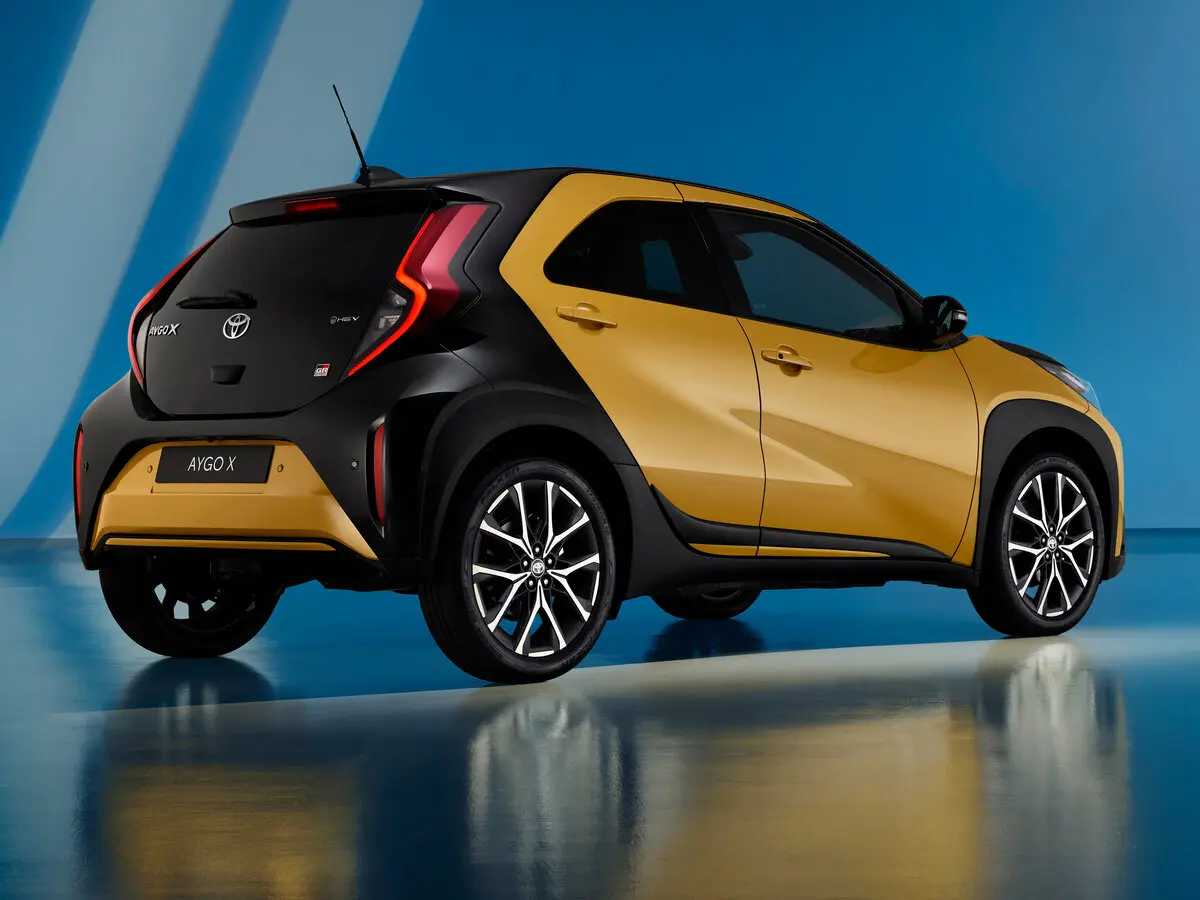 Toyota Aygo X I Рестайлинг Хэтчбек 5 дв. GR — фото 5