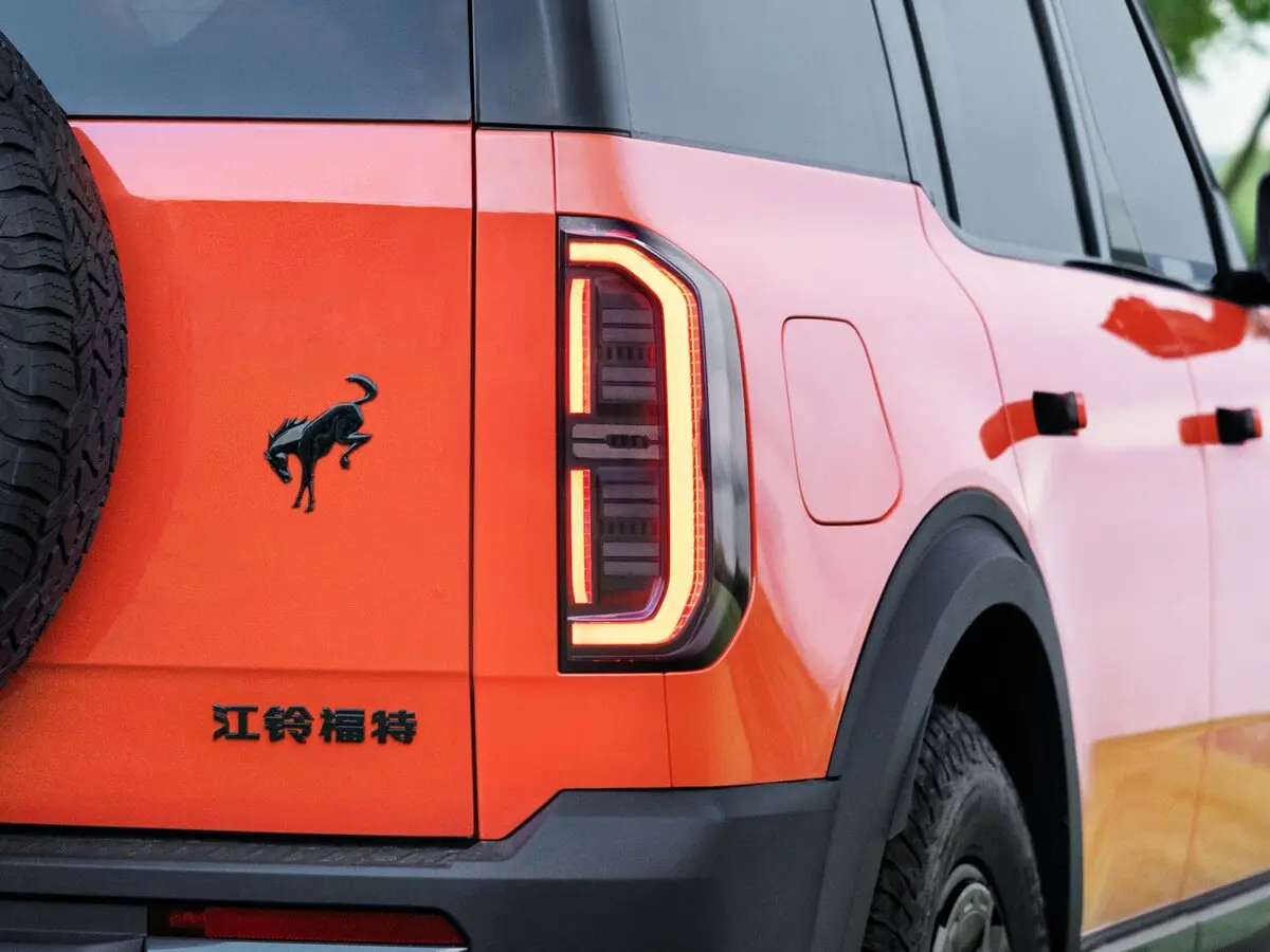 Ford Bronco Basecamp 2025 – н.в. Внедорожник 5 дв. — сүрөт 10