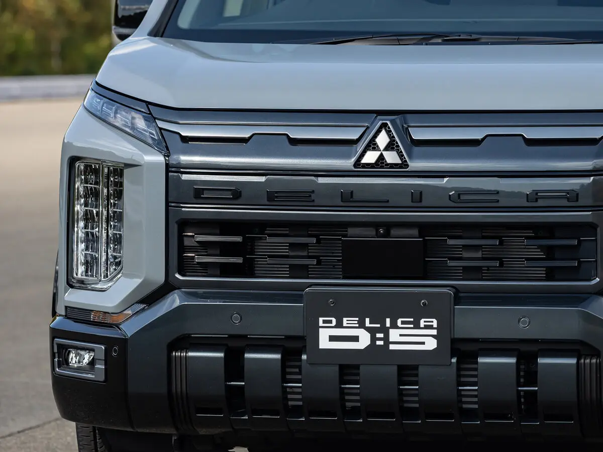 Mitsubishi Delica D:5 I Рестайлинг 2 Минивэн — сүрөт 12