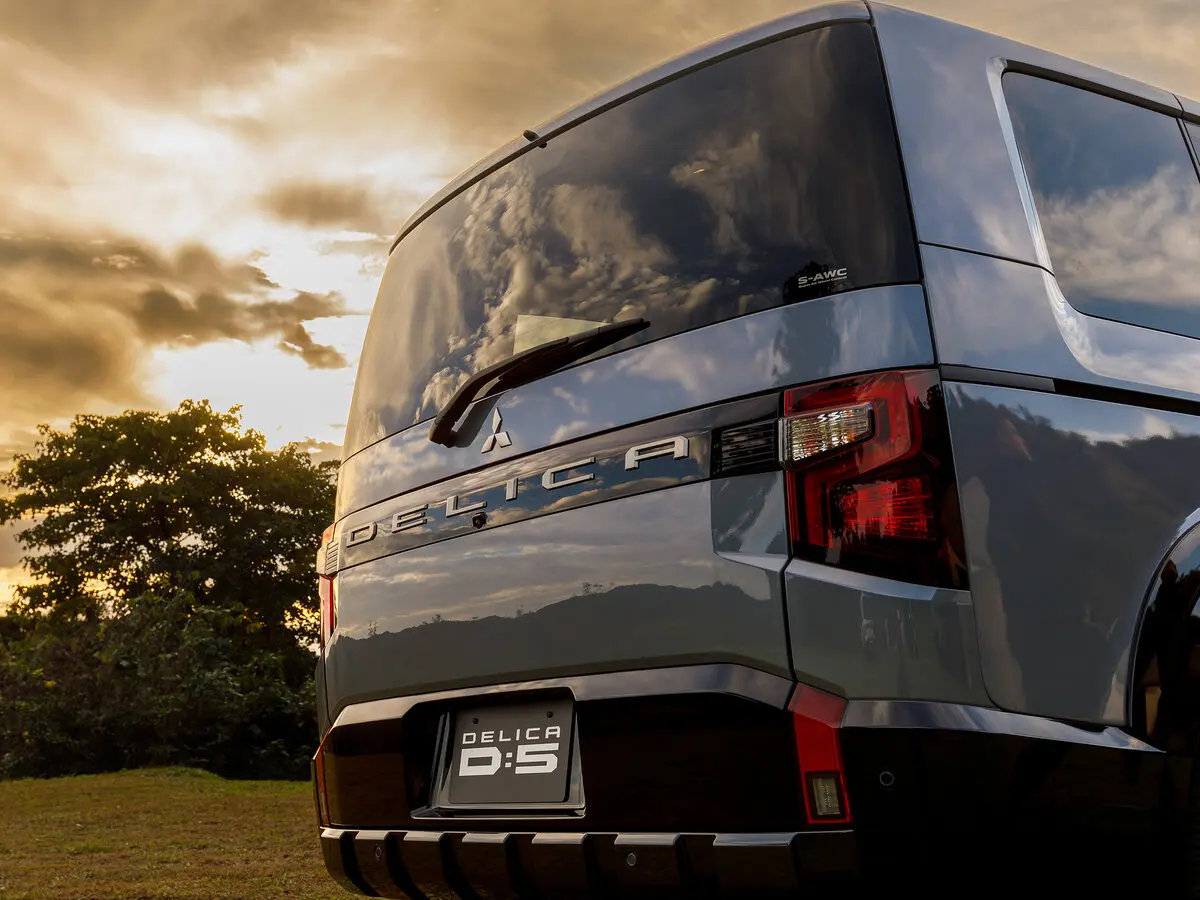 Mitsubishi Delica D:5 I Рестайлинг 2 Минивэн — сүрөт 13