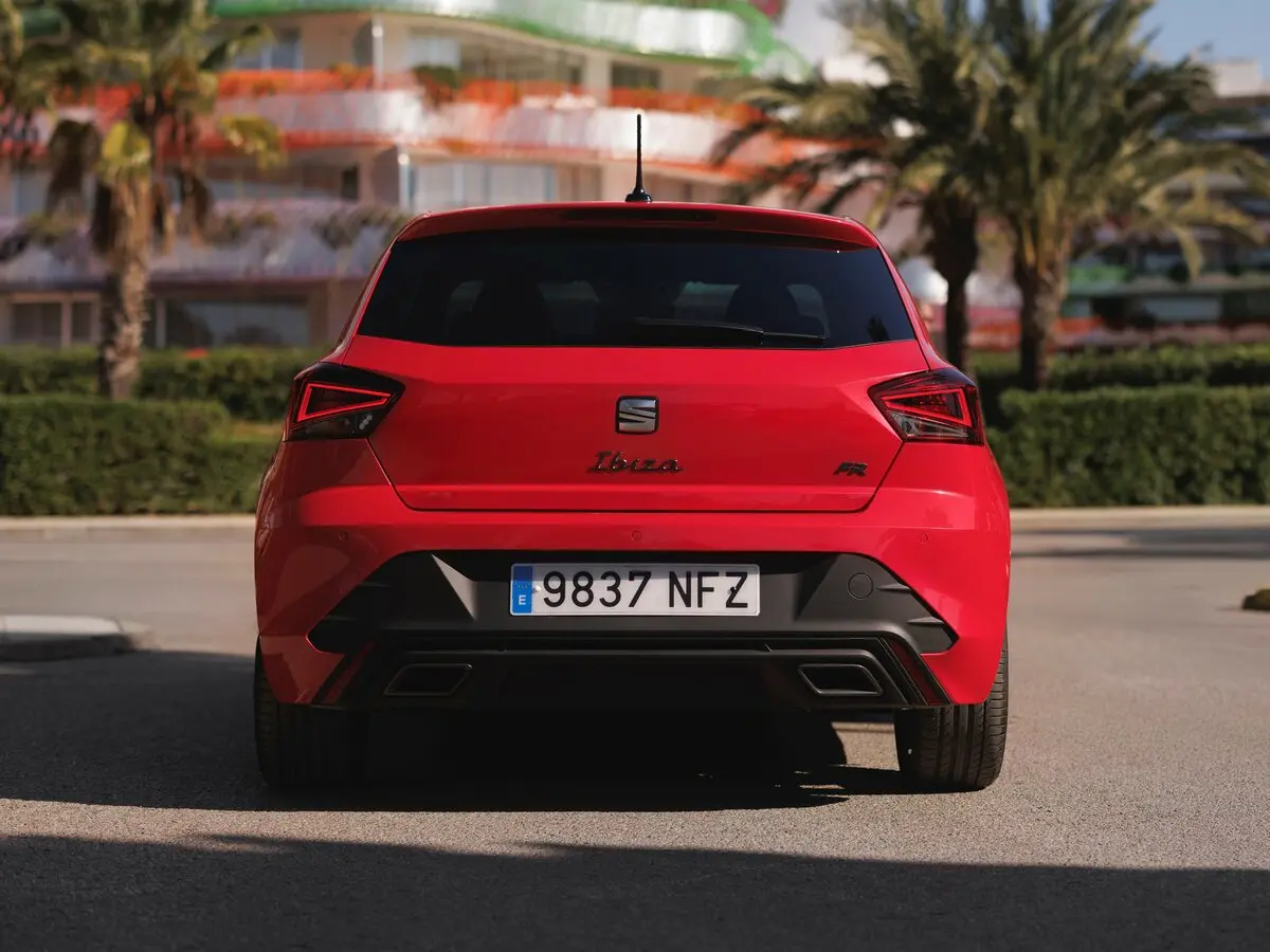 SEAT Ibiza V Рестайлинг 2 Хэтчбек 5 дв. — 照片 3