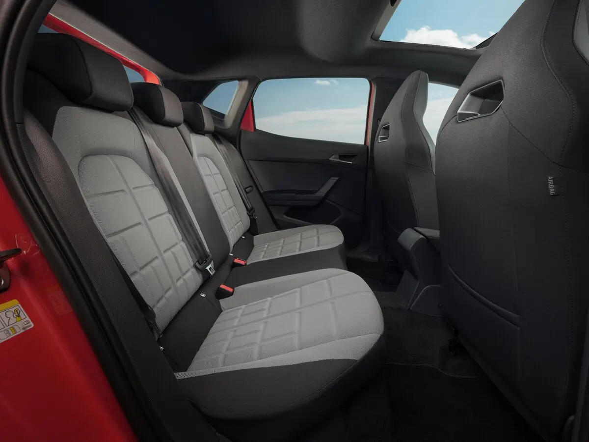 SEAT Ibiza V Рестайлинг 2 Хэтчбек 5 дв. — 照片 7