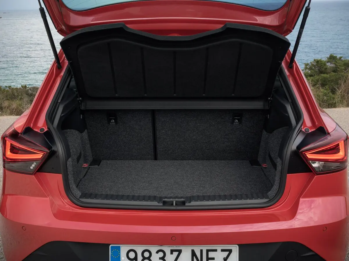 SEAT Ibiza V Рестайлинг 2 Хэтчбек 5 дв. — 照片 8