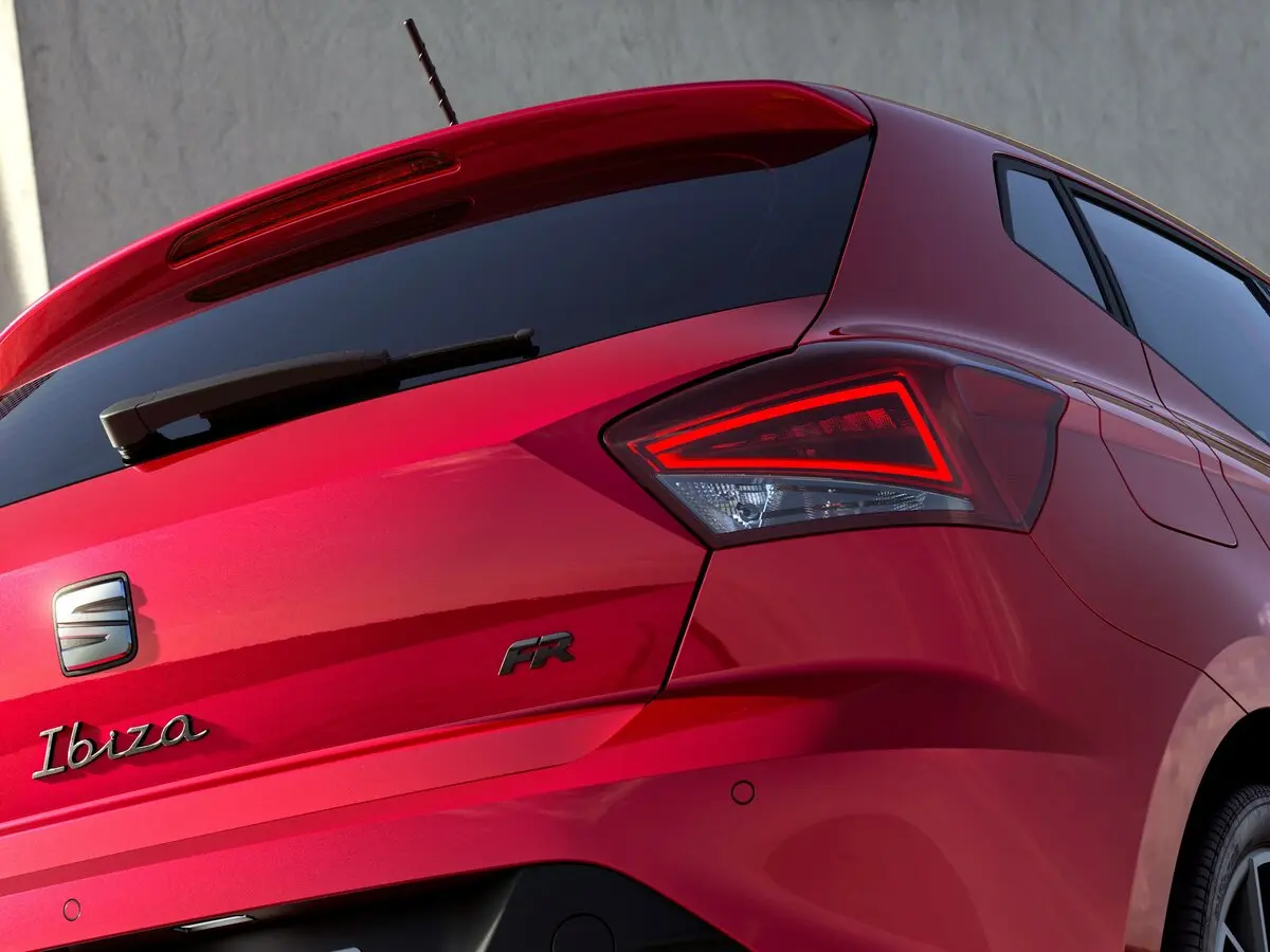 SEAT Ibiza V Рестайлинг 2 Хэтчбек 5 дв. — 照片 10
