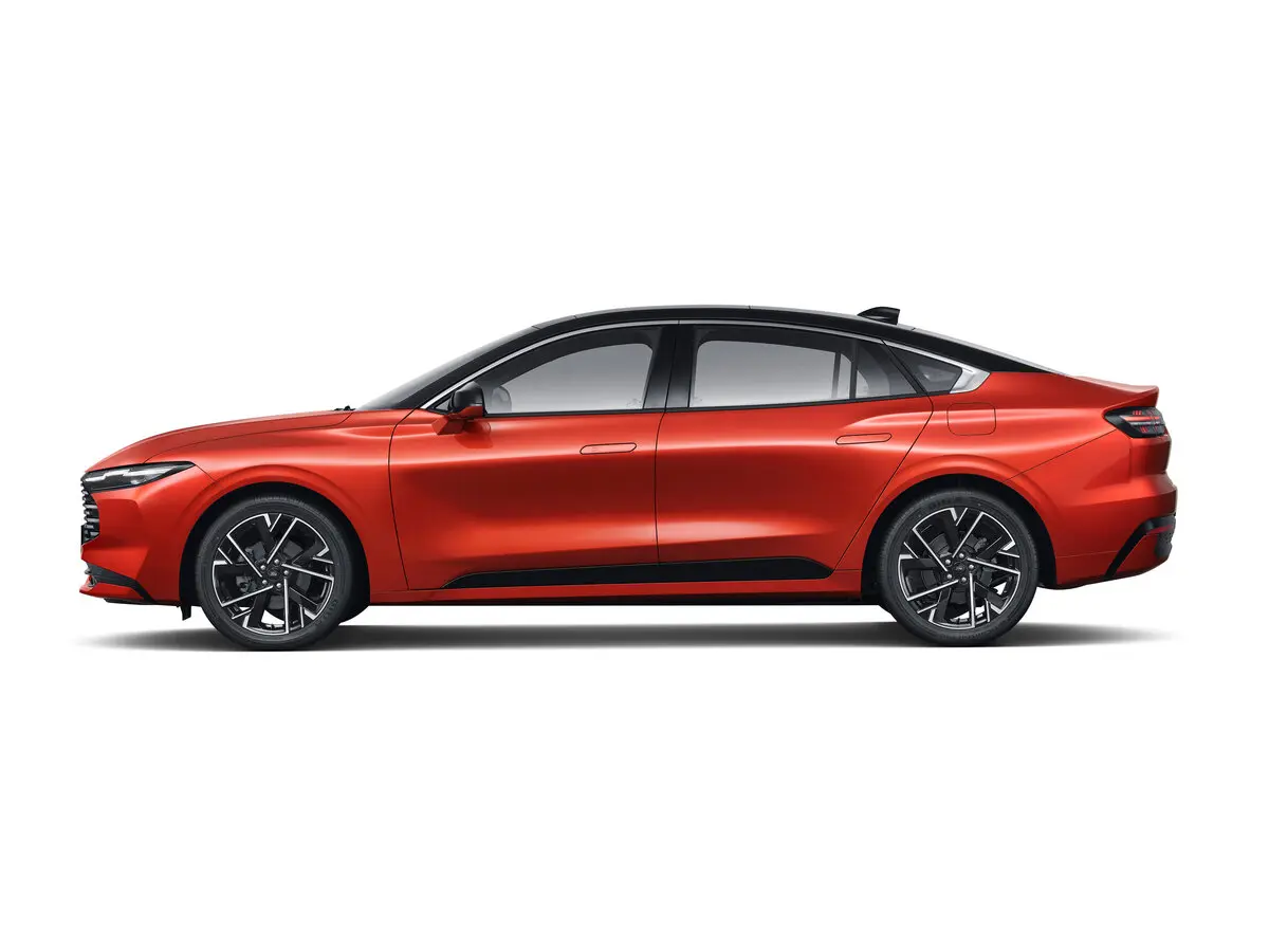 Ford Mondeo VI Рестайлинг Седан — фото 2