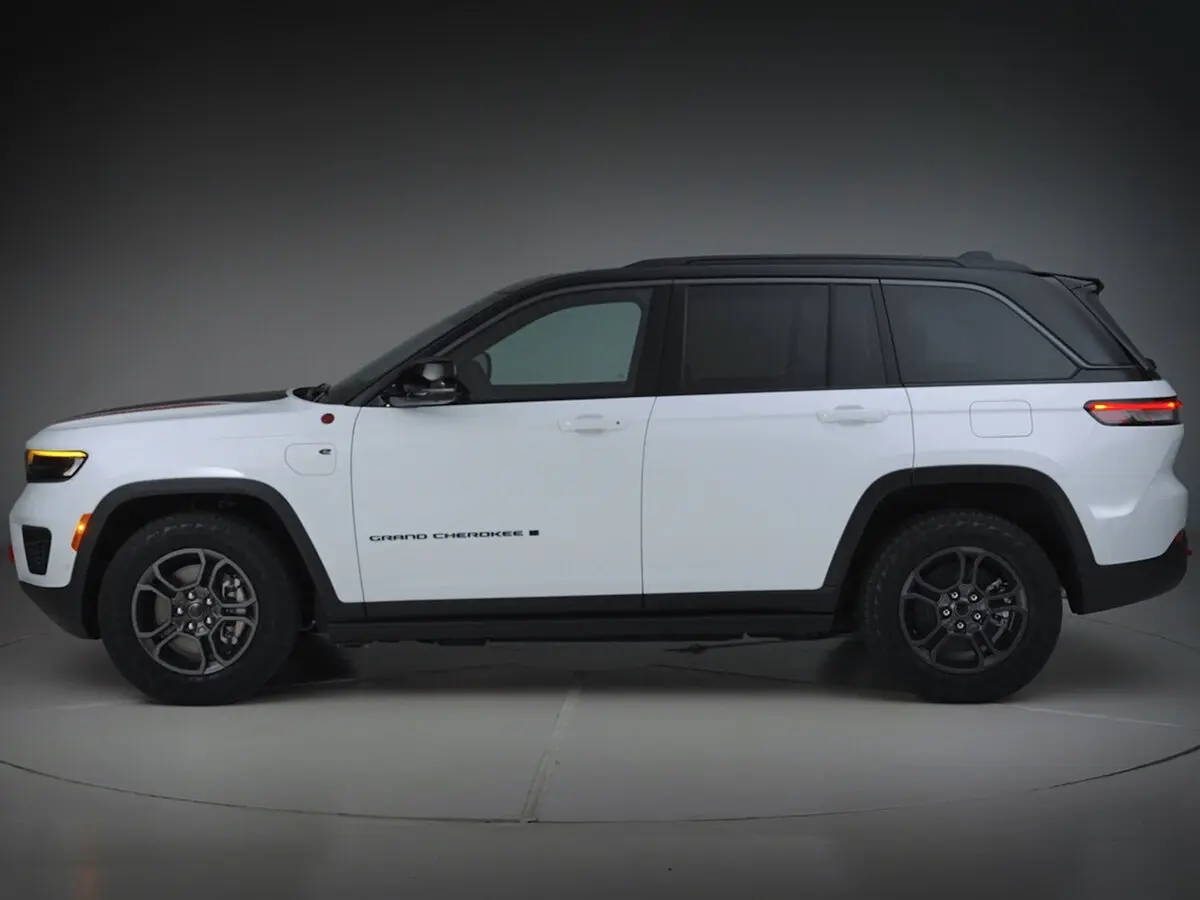 Jeep Grand Cherokee V (WL) Рестайлинг Внедорожник 5 дв. — 照片 2
