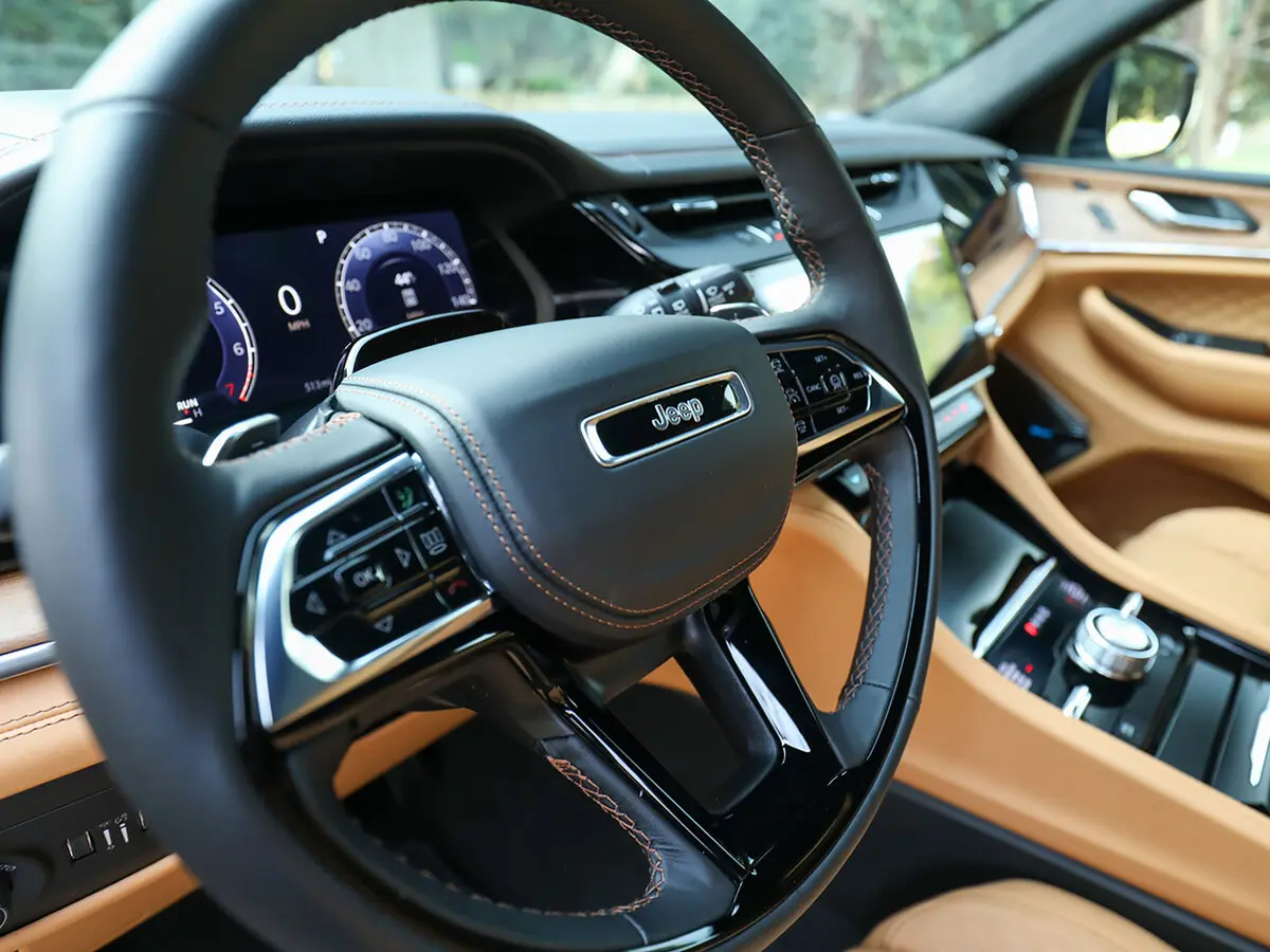 Jeep Grand Cherokee V (WL) Рестайлинг Внедорожник 5 дв. — 照片 8