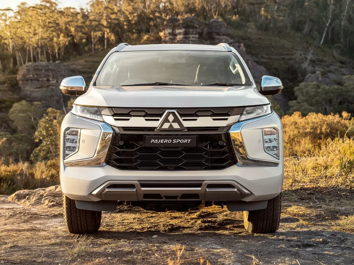 Mitsubishi Pajero Sport III Рестайлинг 2 Внедорожник 5 дв. — фото 2