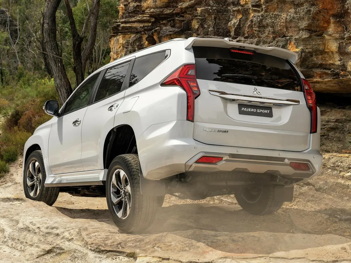 Mitsubishi Pajero Sport III Рестайлинг 2 Внедорожник 5 дв. — фото 3