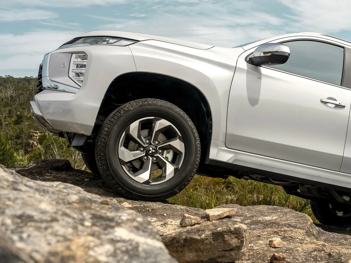 Mitsubishi Pajero Sport III Рестайлинг 2 Внедорожник 5 дв. — фото 8
