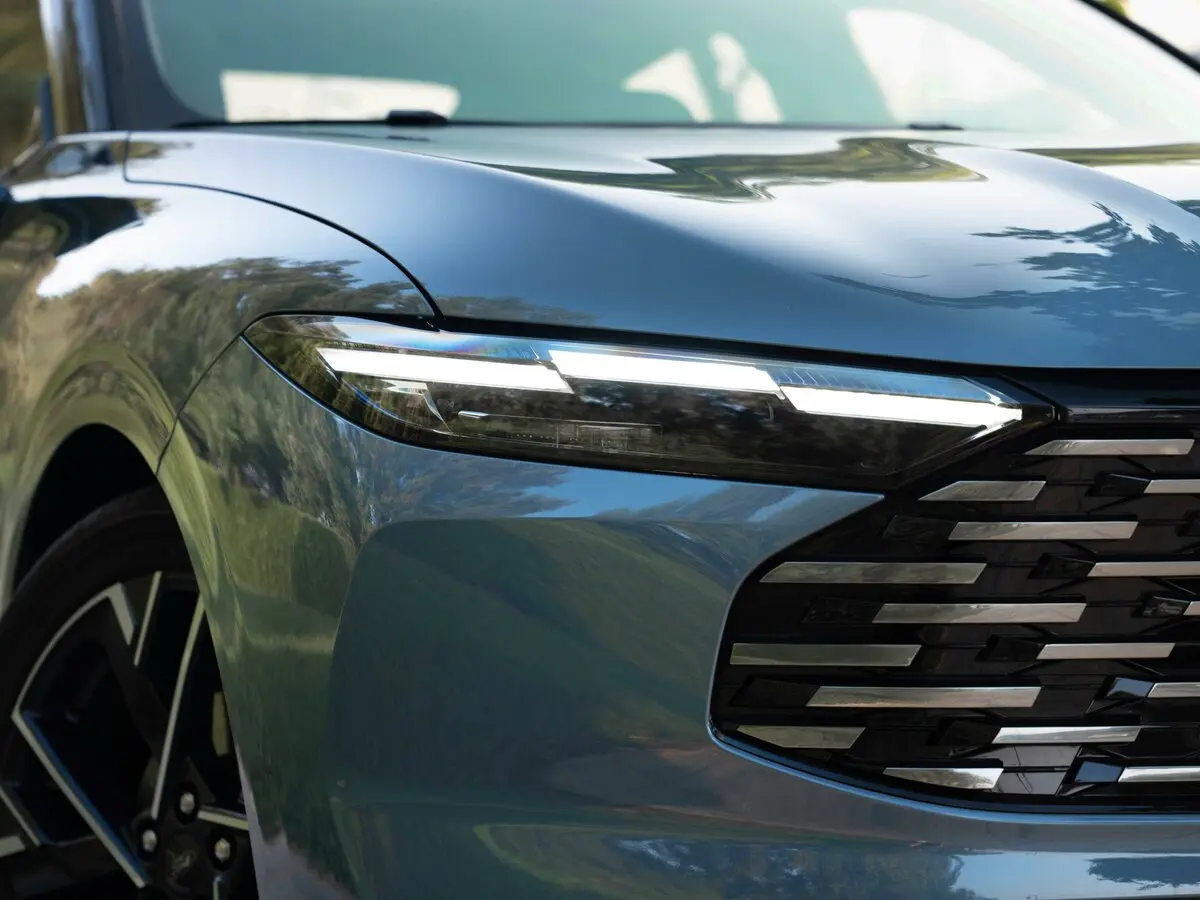 Ford Taurus VIII Рестайлинг Седан — сүрөт 9