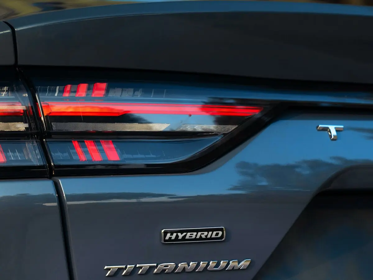 Ford Taurus VIII Рестайлинг Седан — сүрөт 10